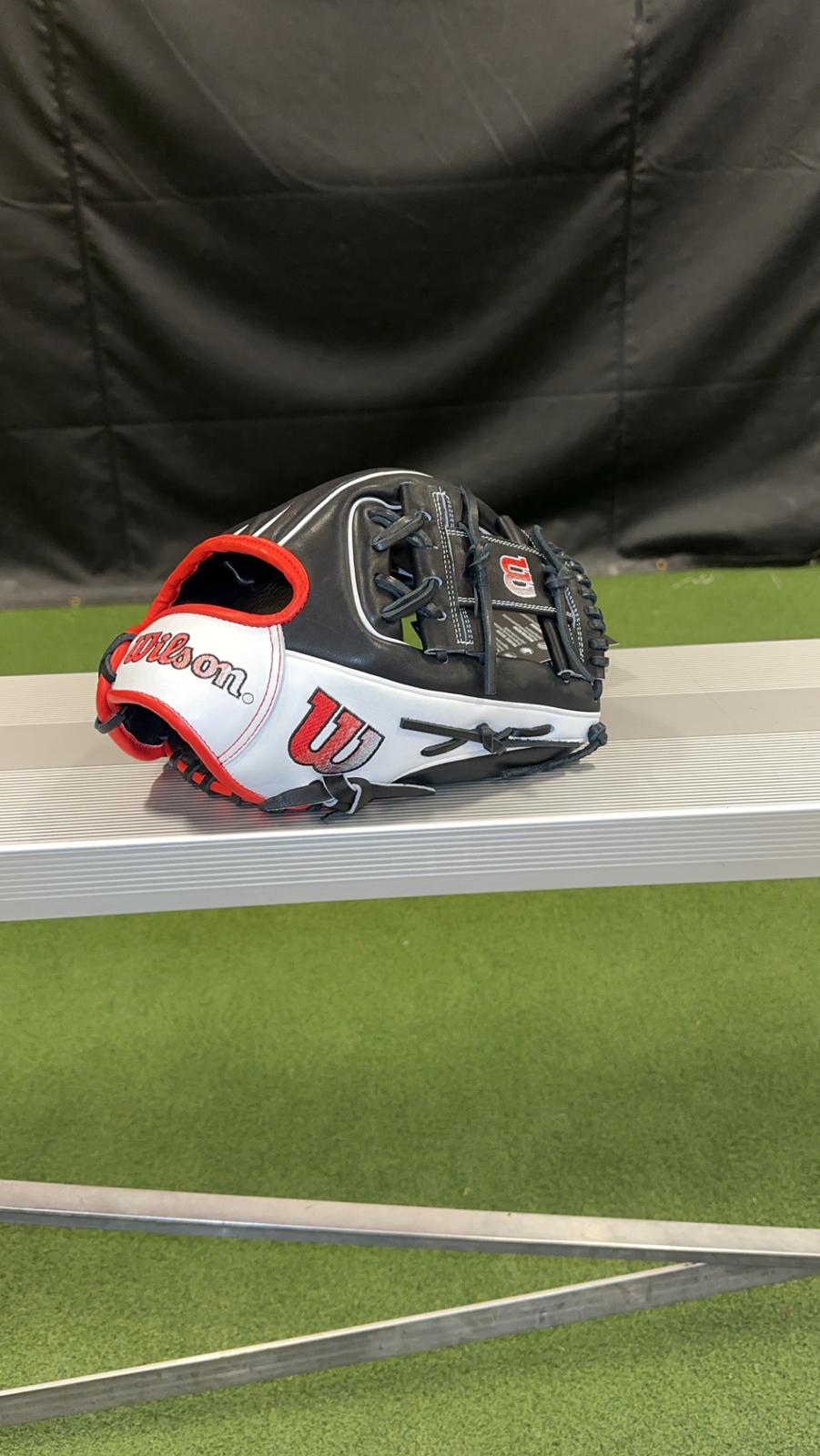 Wilson A2000 Outfield Baseball Glove