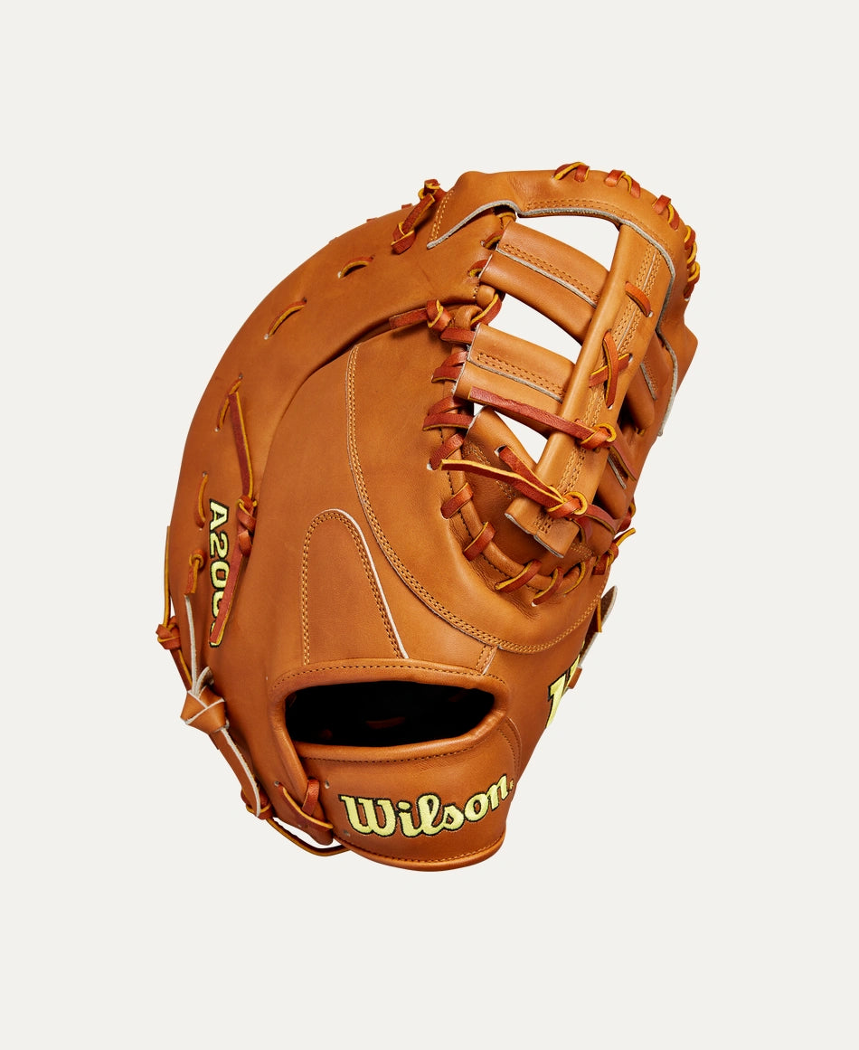 Wilson A2000 Baseball Classics Series 1679 12.5” Baseball First Base Mitt