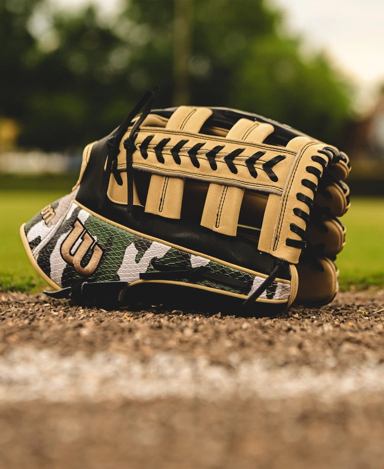 Winter 2024 Wilson A2000 1810 12.75” Outfield Baseball Glove