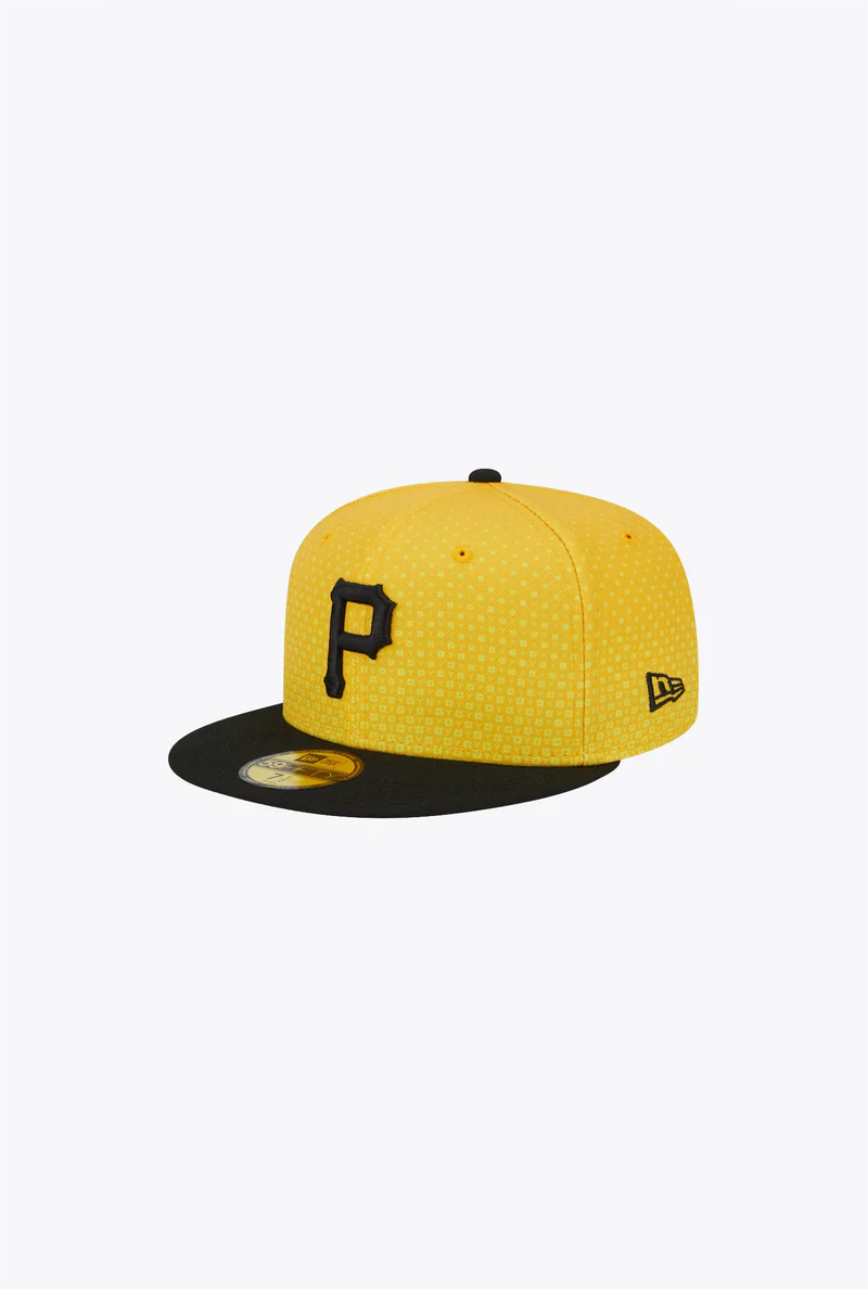 New Era Men s Pirates City Connect 59Fifty Cap in Black Size 7 3 8